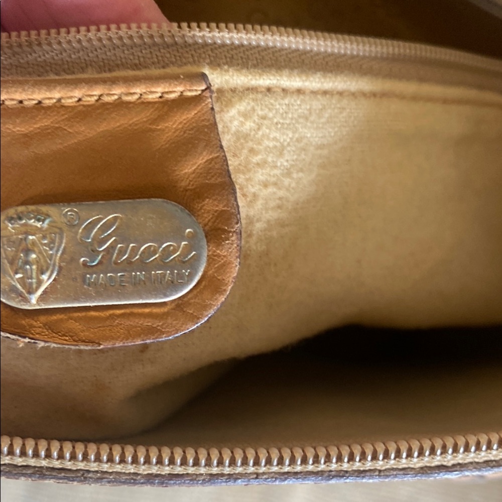Gucci Brown Shoulder Bag with Iconic Design - Picture 14 of 16